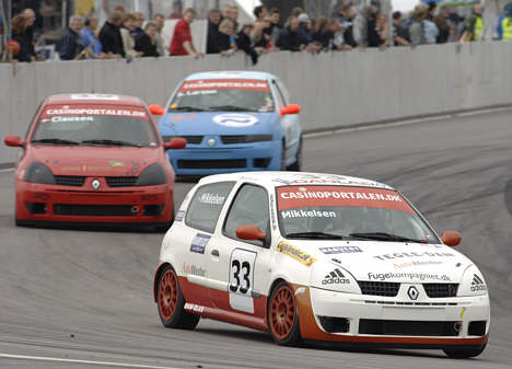 Brian Mikkelsen (55) og Martin Clausen er blandt kørerne, der jagter deres første sejr i Casinoportalen Clio Cup.